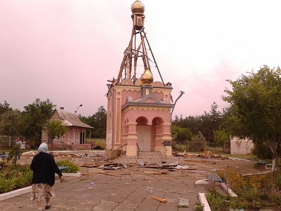 Une chapelle en partie détruite par les tirs d’artillerie de l’armée ukrainienne près de Lugansk