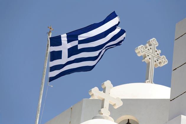 Le ministre grec de la Culture : « Il n’est pas question d’enlever la Croix du drapeau hellénique »