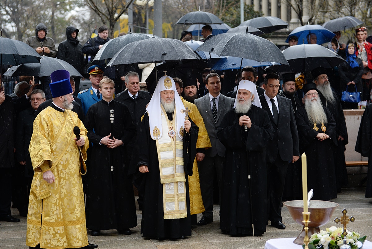 Le patriarche Cyrille et le patriarche Irénée ont inauguré un monument au tsar Nicolas II à Belgrade