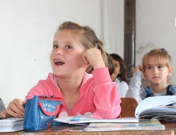 Chantier humanitaire en faveur de la rénovation d’établissements scolaires chrétiens au Kosovo-Métochie