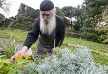 Un entretien avec père Gérasime du skite Sainte-Foy sur une radio grecque