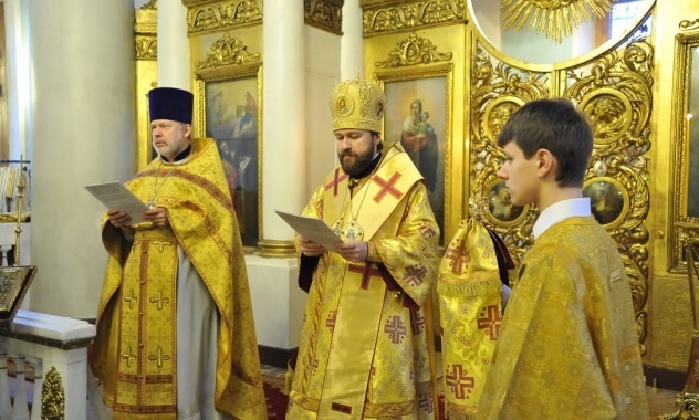 Le métropolite de Volokolamsk Hilarion a célébré le rite de réunion à l’Église orthodoxe de personnes ayant quitté l’Église temporairement