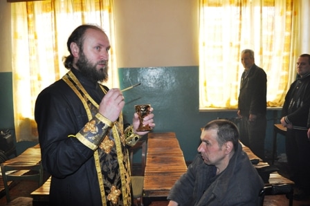 En Russie, la Douma est prête à accorder aux prisonniers la possibilité de s’entretenir en tête-à-tête avec des prêtres