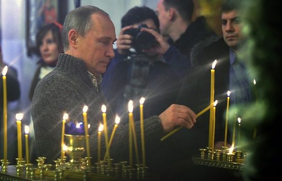 Le président Vladimir Poutine a fêté la Nativité du Christ dans l’église d’un village de la région de Voronej