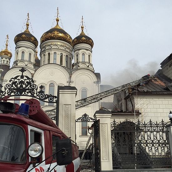 Pendant les tirs d’artillerie à Gorlovka (Ukraine) un obus est tombé sur le réfectoire se trouvant dans un bâtiment attenant à la cathédrale