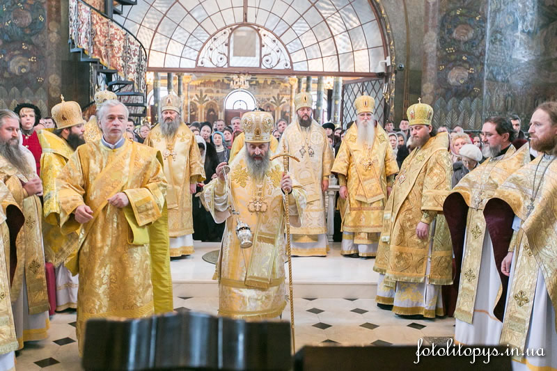 Une délégation d’évêques de l’Église orthodoxe russe hors-frontières a effectué un pèlerinage en Ukraine et a célébré à la Laure des Grottes de Kiev les 7 et 8 février
