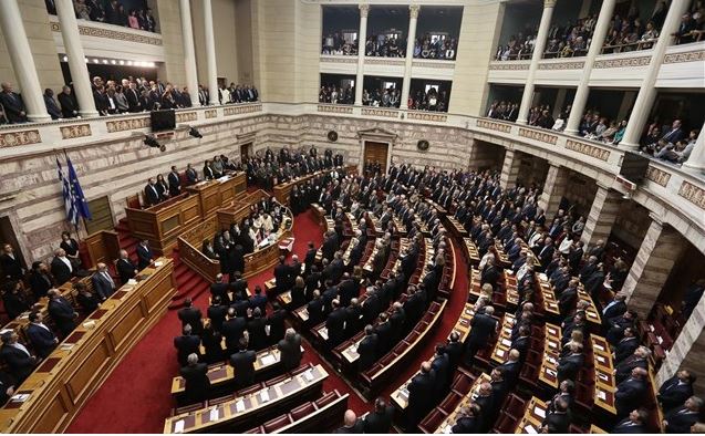 Serment religieux des députés orthodoxes du nouveau Parlement grec