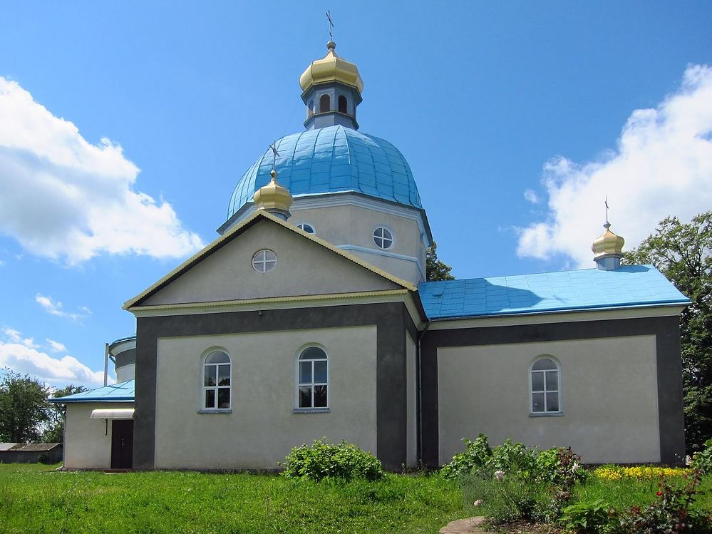 Les uniates et les militants du « Pravy sektor » ont attaqué une église orthodoxe dans la région de Ternopol (Ukraine)