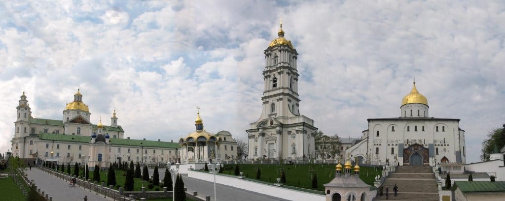 Les députés du Conseil général de Ternopol ont voté le transfert de propriété de la laure de Potchaïev à l’État ukrainien