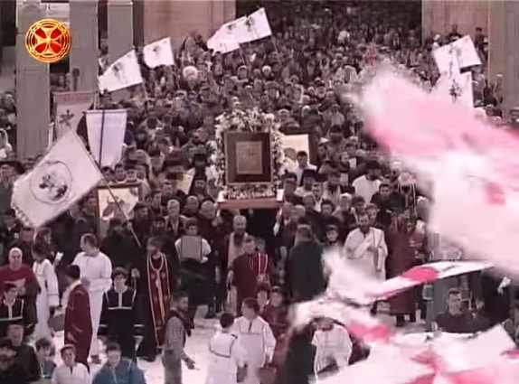 Procession massive à Tbilissi à l’occasion de la venue dans la capitale géorgienne de l’icône miraculeuse de la Mère de Dieu d’Atskouri