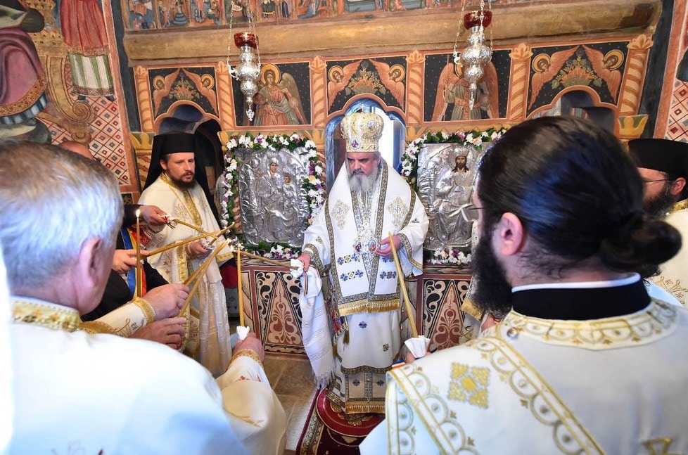 Le patriarche de Roumanie Daniel a consacré à nouveau l’ancienne église du monastère de Sinaia (diocèse de Bucarest) après sa restauration