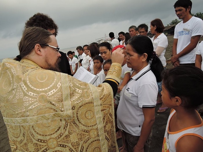 Baptême massif de 239 catéchumènes orthodoxes aux Iles Philippines