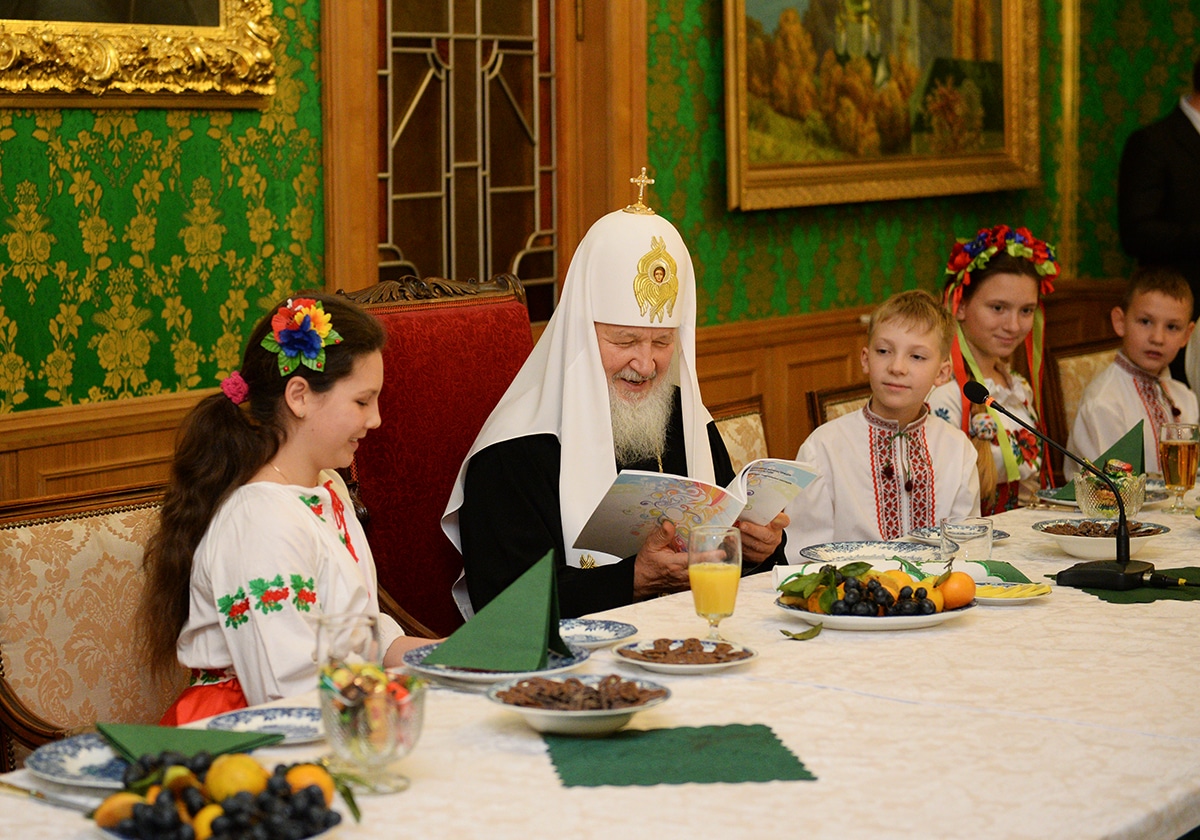 Le patriarche de Moscou a reçu un groupe de jeunes pèlerins d’Ukraine