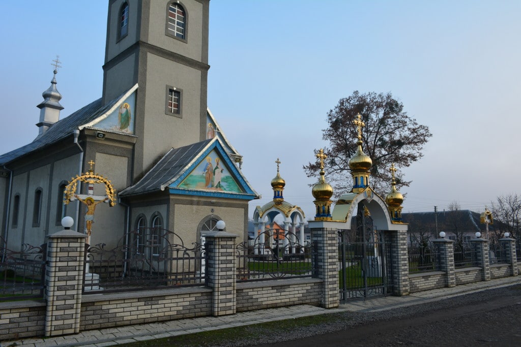Une icône de la Mère de Dieu exsude une huile parfumée dans l’ouest de l’Ukraine