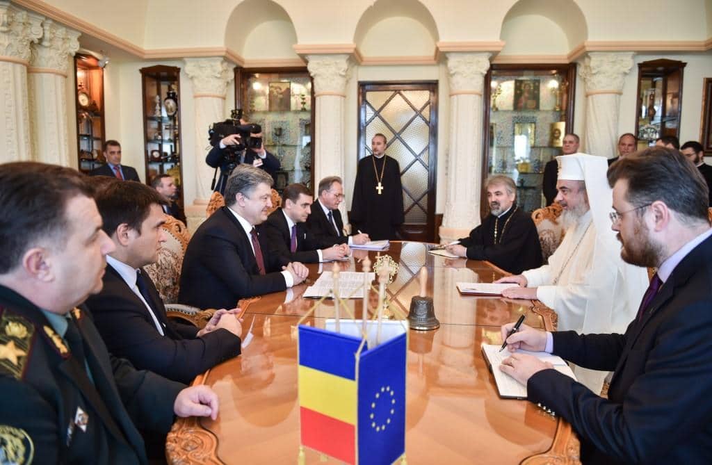 Le président ukrainien Petro Porochenko plaide pour une Eglise orthodoxe unie et indépendante en Ukraine
