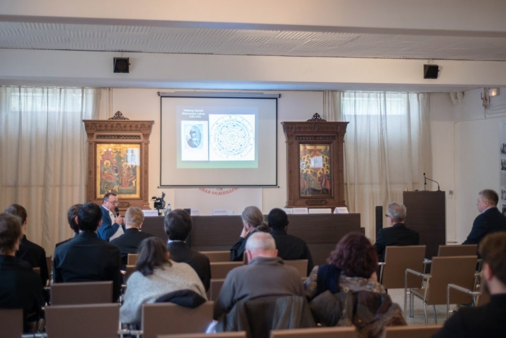 Les enregistrements vidéo des exposés en français au colloque du Séminaire orthodoxe russe en France sur la philosophie des sciences