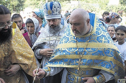 « Un prêtre orthodoxe devient champion d’Ukraine de force athlétique »