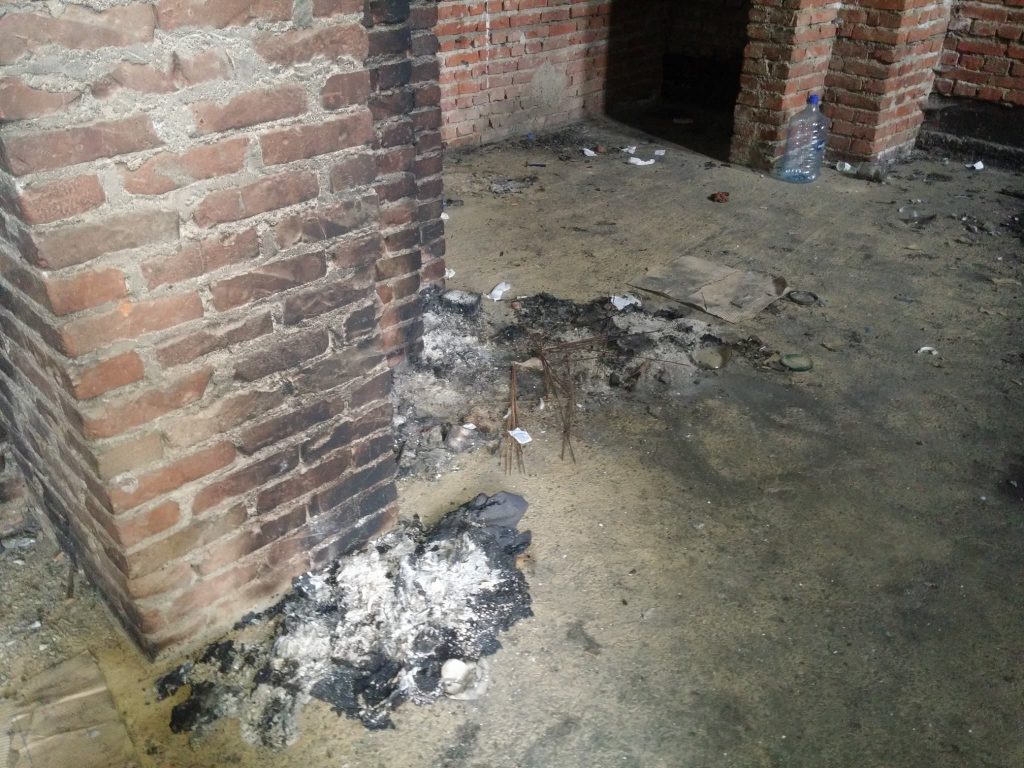 La cathédrale du Christ-Sauveur à Pristina incendiée