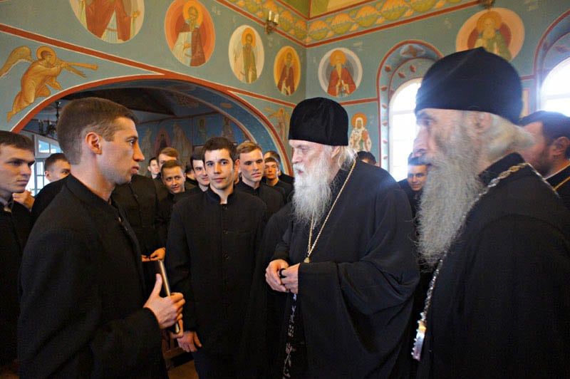 Les étudiants de l’Académie ecclésiastique de Kiev et du Séminaire de Potchaïev ont rencontré l’archimandrite Gabriel (Bunge), supérieur d’une skite orthodoxe en Suisse