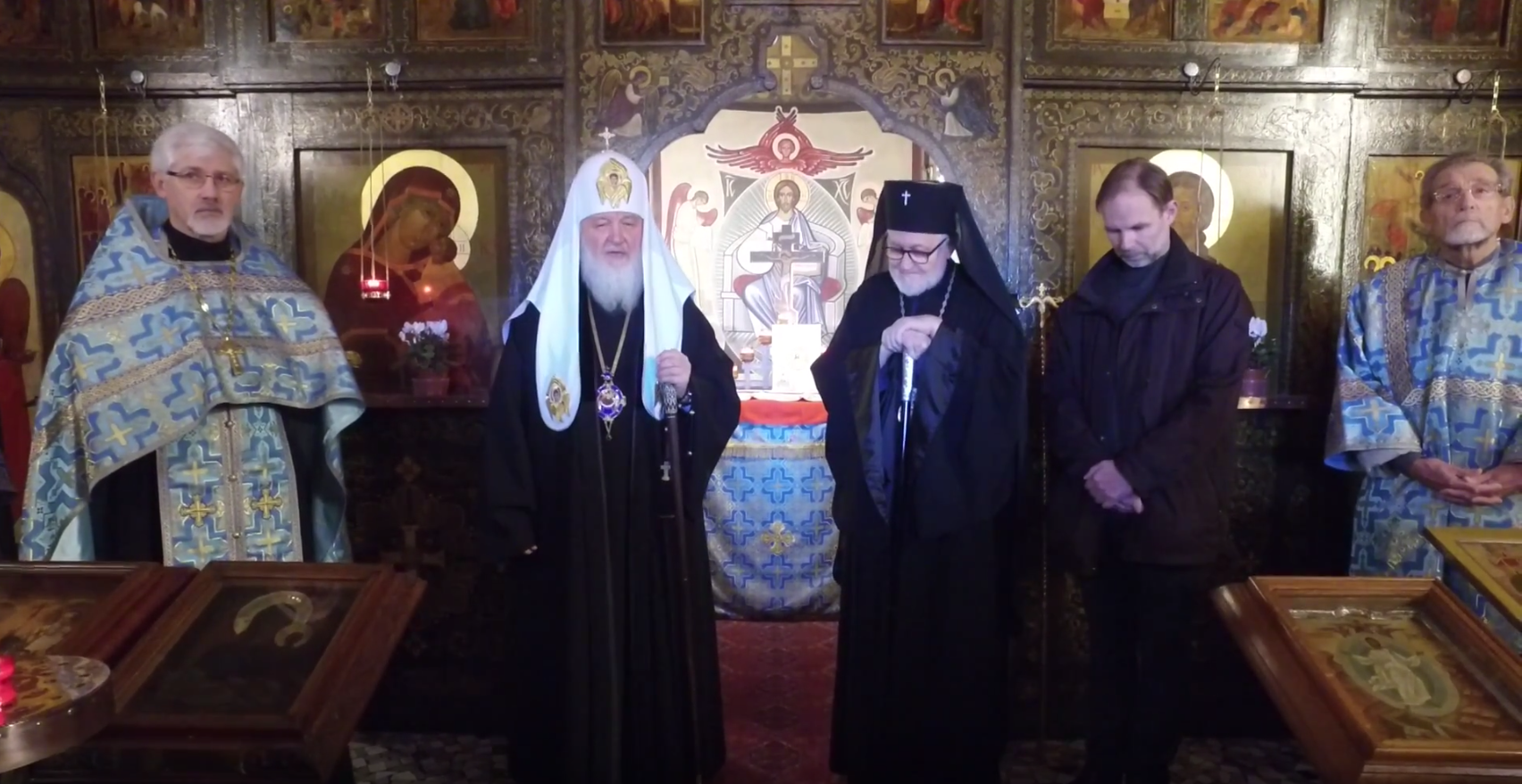 Visite du patriarche Cyrille de Moscou au cimetière orthodoxe russe de Sainte-Geneviève des Bois