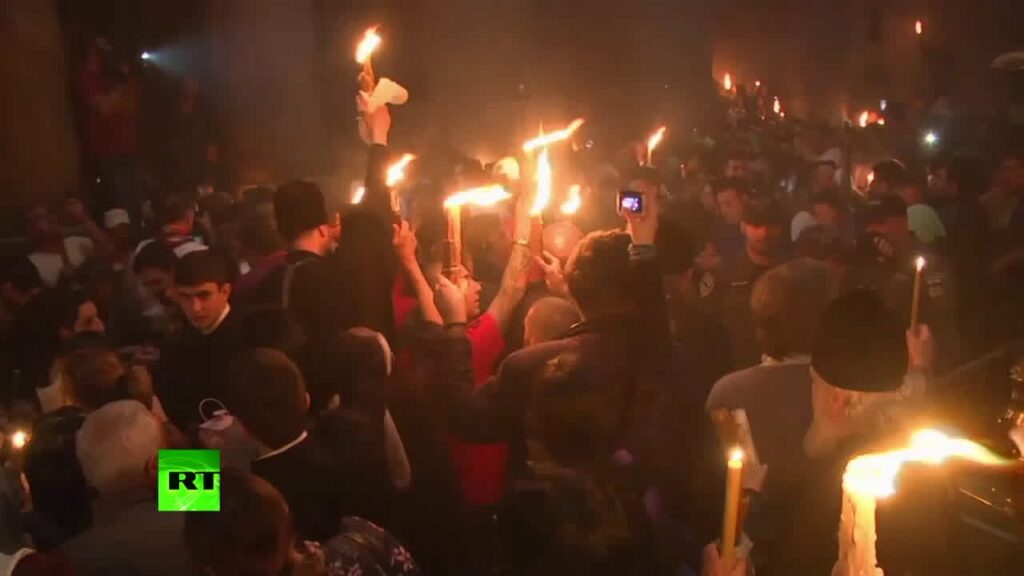 Vidéo: la descente du « Feu sacré » aujourd’hui à Jérusalem