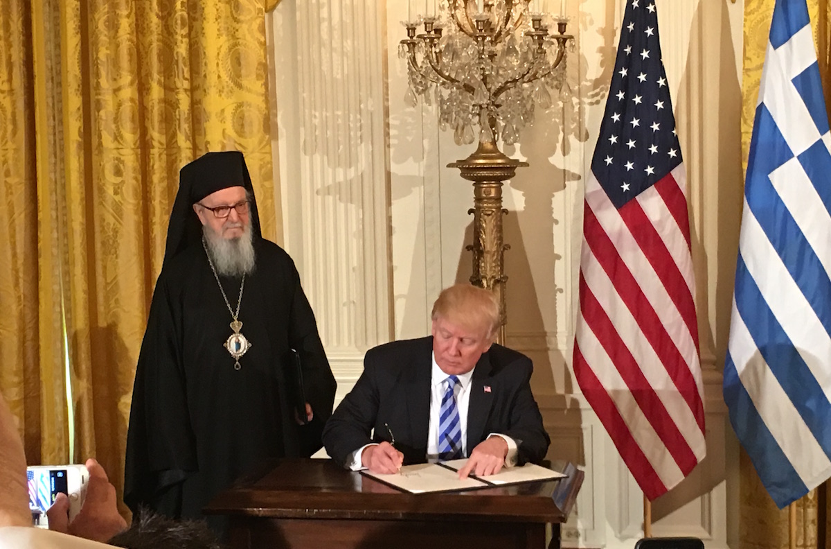 L’archevêque d’Amérique Dimitri (Patriarcat œcuménique) a été reçu à la Maison Blanche à l’occasion de la célébration de l’indépendance grecque