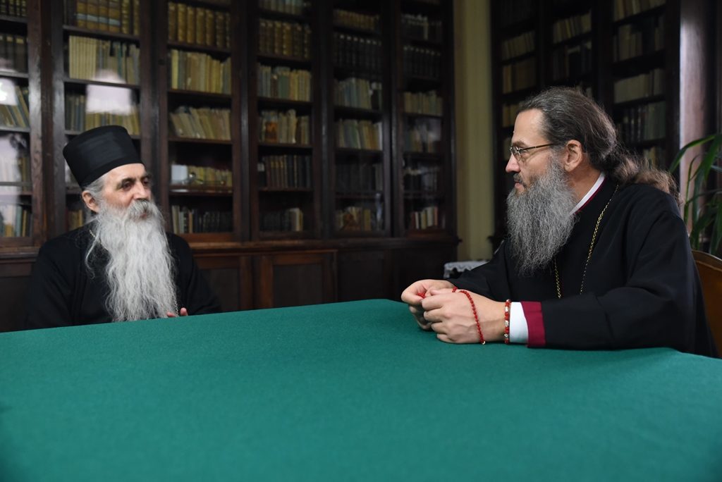 Dans un entretien, l’évêque Irénée de Bačka (Église orthodoxe serbe) aborde la question du Concile de Crète, du nationalisme dans l’Église, de l’Église orthodoxe en Ukraine et de l’archiprêtre Gabriel Kostelnik (+1948)