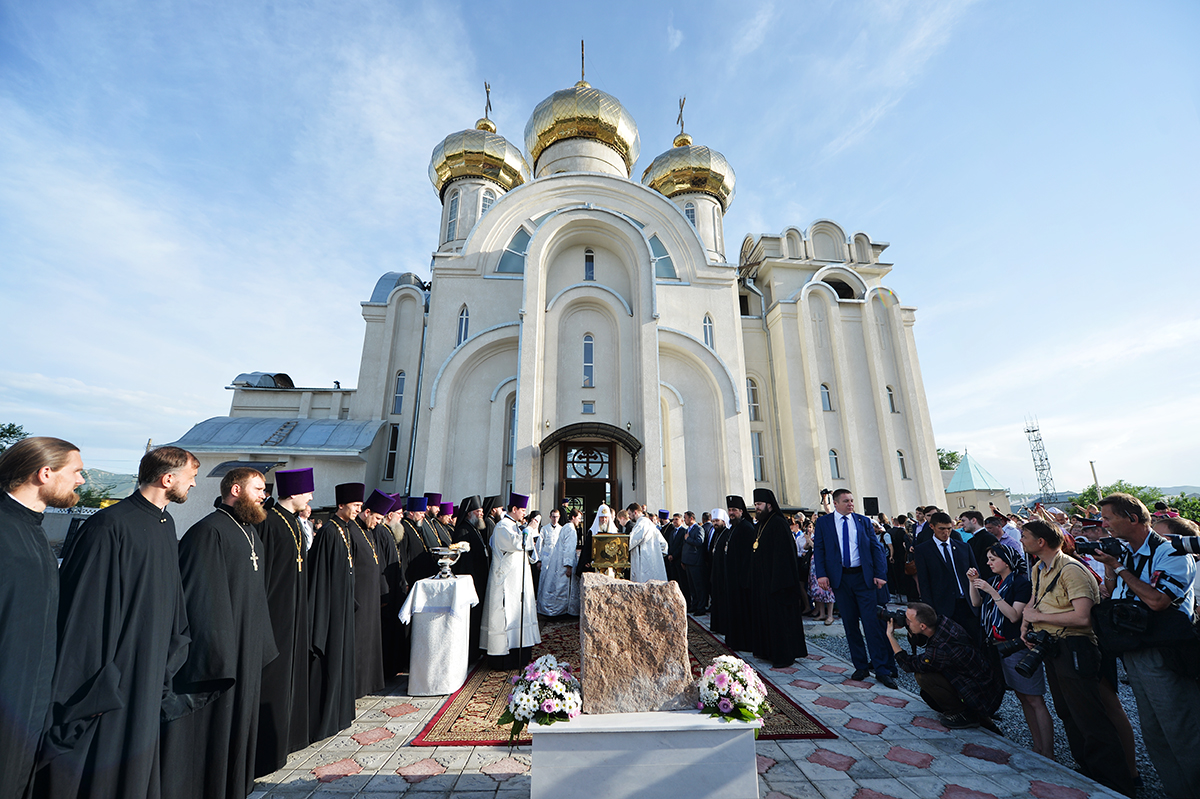 Le patriarche Cyrille a béni la première pierre de la nouvelle école Saint-Vladimir de Bichkek