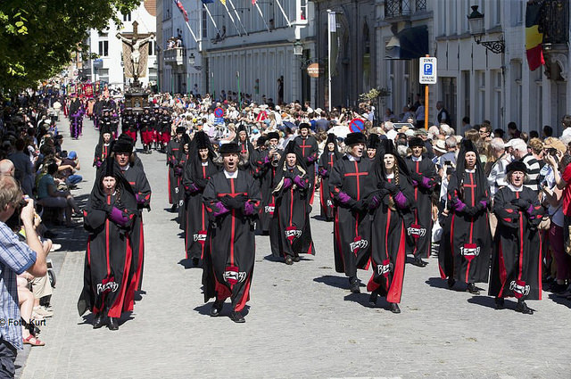 Le métropolite de Belgique à la grande procession de Bruges
