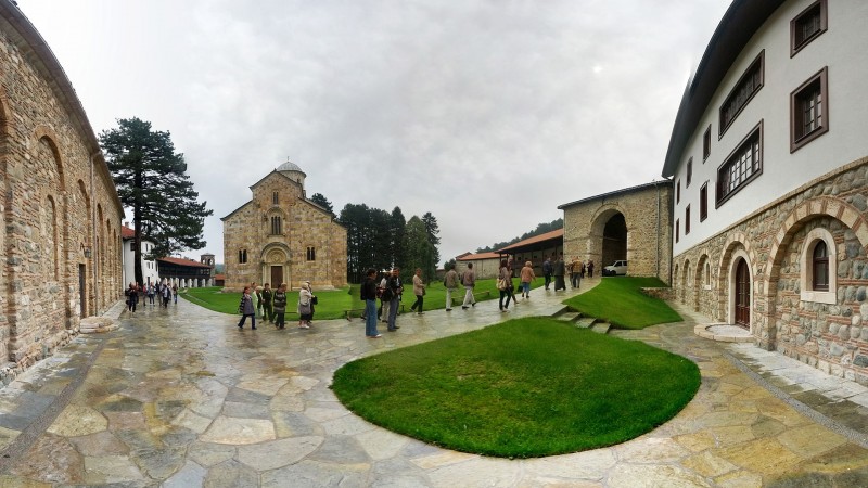 Nouvelles menaces contre le monastère de Dečani (Kosovo)
