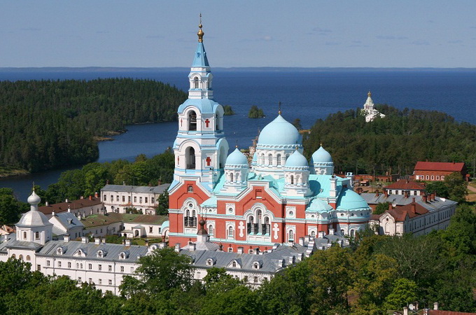 Le jour de la victoire, les noms de 14 000 militaires de la seconde guerre mondiale ont été commémorés au monastère de Valaam