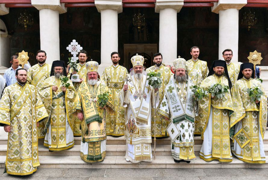 Le patriarche de Roumanie Daniel, à l’occasion de la fête de la Pentecôte en la cathédrale patriarcale de Bucarest : « L’eau vive se manifeste avec le feu purificateur dans les larmes du repentir »