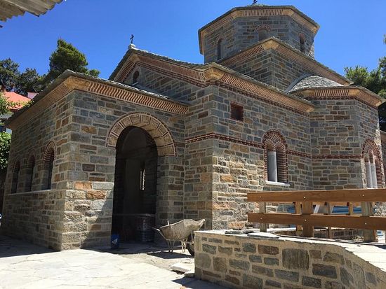 Des disciples de saint Païssios construisent sur le Mont Athos une église qui lui sera dédiée