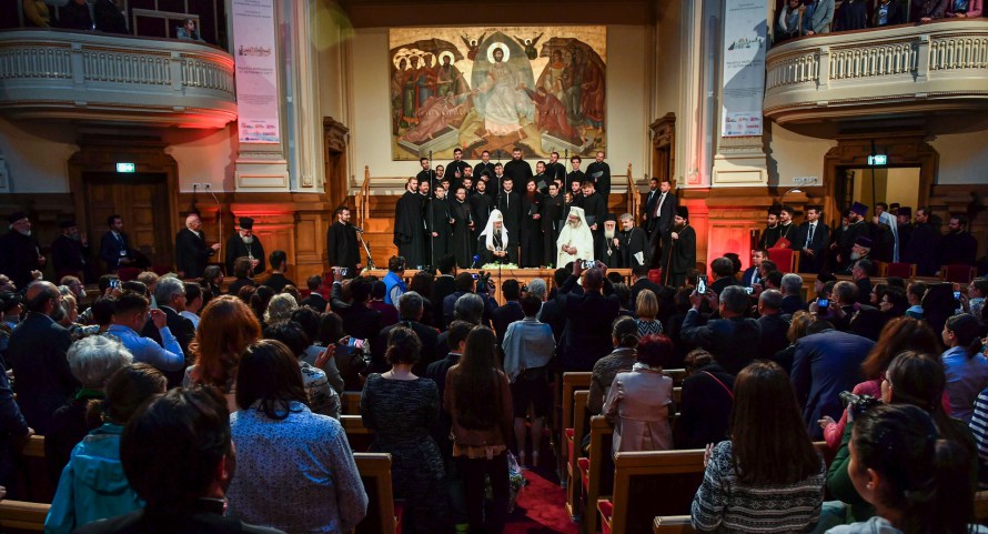 Le chœur de la cathédrale roumaine des saints Archanges à Paris primé