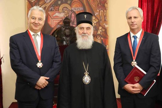 Le patriarche de Serbie décerne une haute distinction au vice-président hongrois