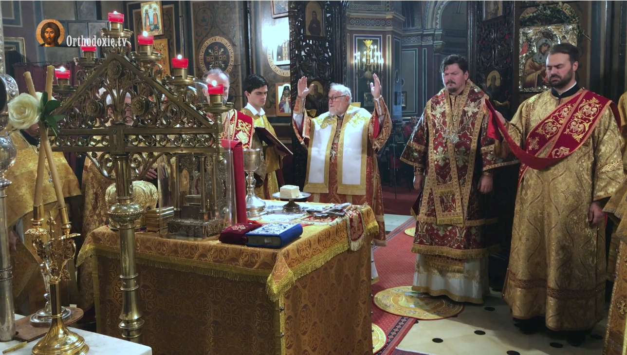 Vidéo de la divine liturgie en mémoire de toutes les victimes de la répression bolchevique et de la guerre civile en Russie