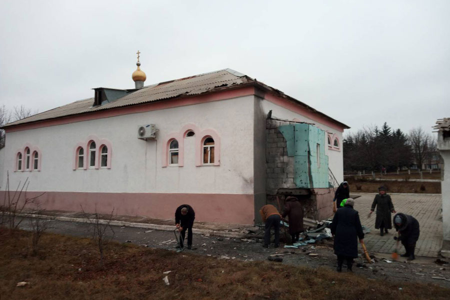 Un obus est tombé sur une église de la région de Donetsk pendant les vigiles de la fête de saint Nicolas