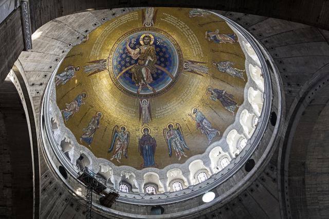 Inauguration de la mosaïque de la coupole de l’église Saint-Sava de Belgrade