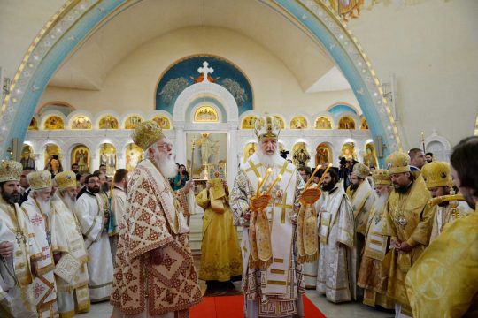 Les primats des Églises orthodoxes de Russie et d’Albanie ont concélébré la liturgie en la cathédrale de la Résurrection à Tirana