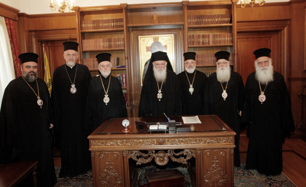 Une commission du Patriarcat oecuménique rend visite au Saint-Synode de l’Église de Grèce pour l’informer de l’évolution de la situation en Ukraine