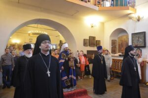 Le métropolite Hilarion de Volokolamsk a célébré au métochion chinois de Moscou Le métropolite Hilarion de Volokolamsk a célébré au métochion chinois de Moscou