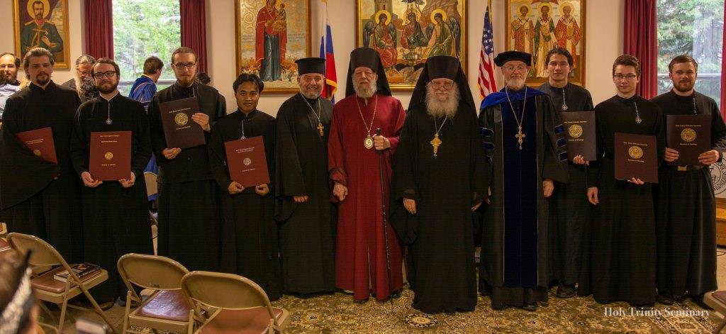 Remise des diplômes au Séminaire orthodoxe de la Sainte-Trinité à Jordanville (États-Unis)