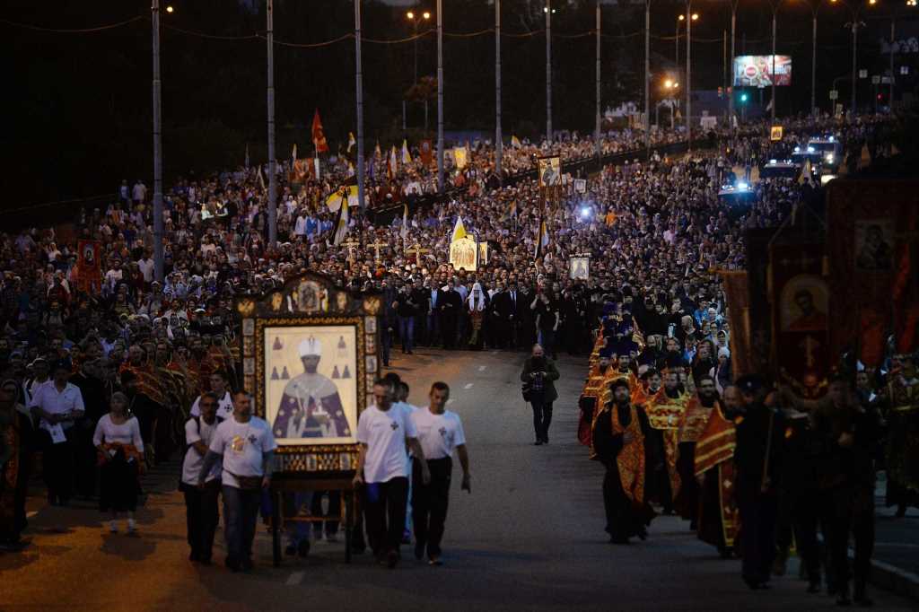 Vidéo – russie, ekaterinbourg : la procession avec le patriarche cyrille pour le centenaire de l’assassinat du tsar nicolas ii et de la famille impériale