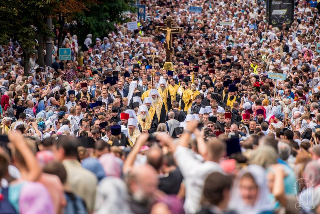 250 000 fidèles de l’Église canonique d’Ukraine ont participé aujourd’hui à la procession en l’honneur du 1030ème anniversaire du baptême de la Russie