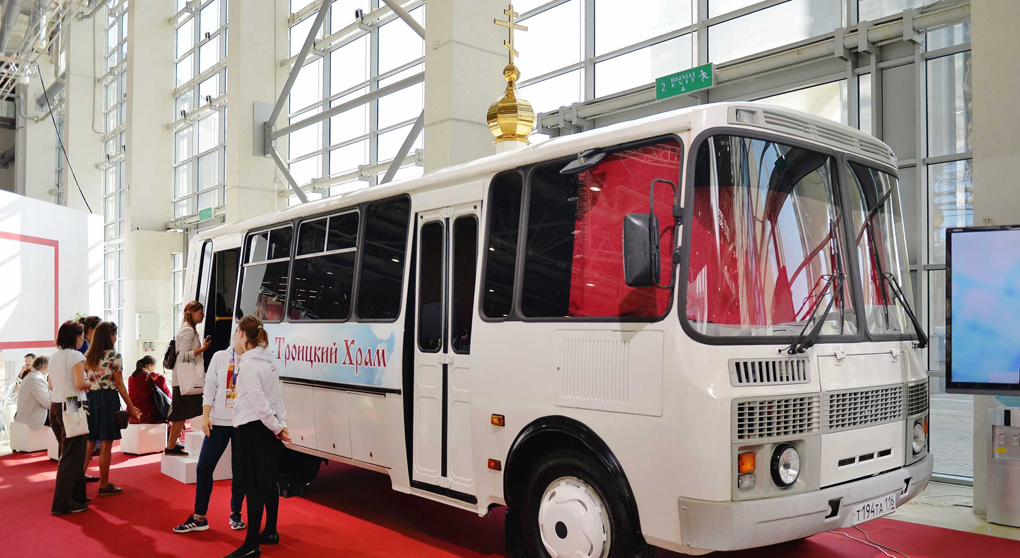 Le seul « autobus-église » de russie a été présenté à moscou