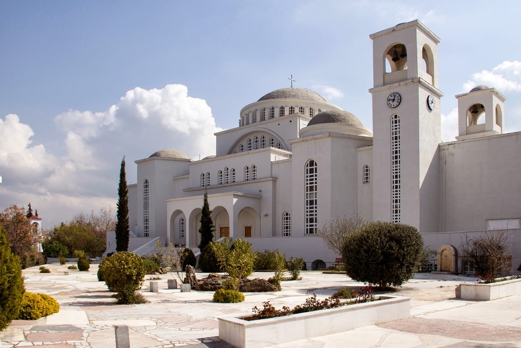 Le saint-synode de l’Église orthodoxe de grèce abroge le statut autonome des ermitages monastiques