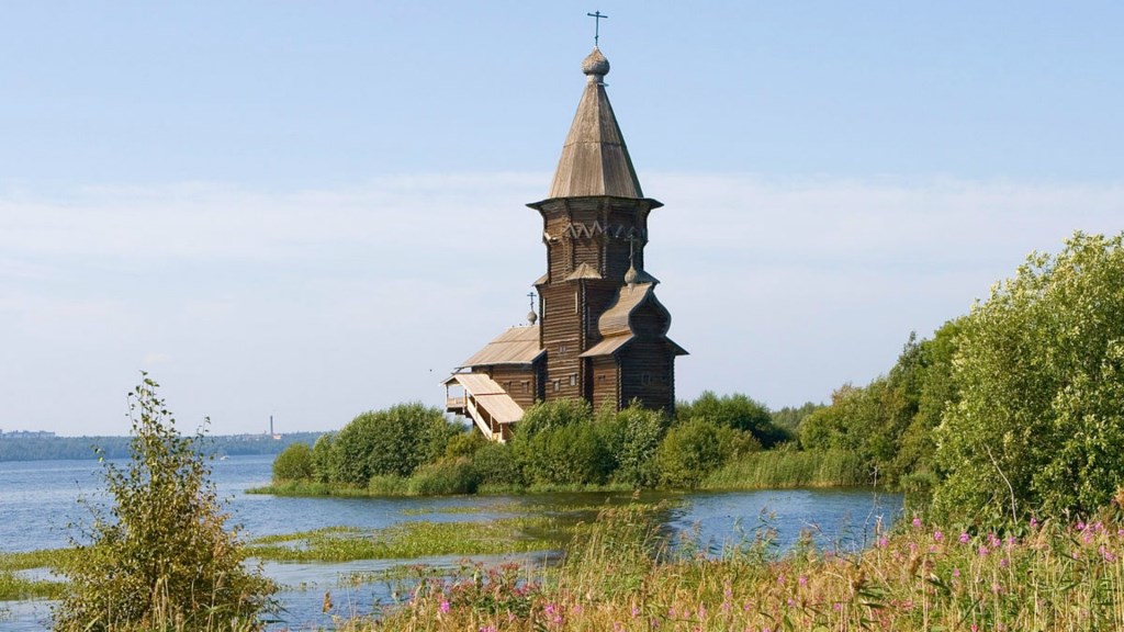 En Russie, un sataniste revendique l’incendie de l’église en bois de la Dormition à Kondopoga, un chef d’œuvre du XVIIIe siècle