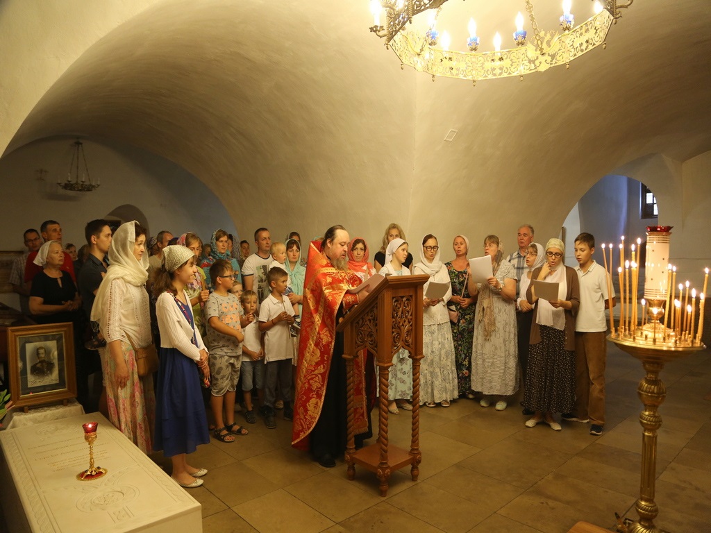 Un office d’intercession a eu lieu pour les hémophiles au monastère Novospasski de Moscou