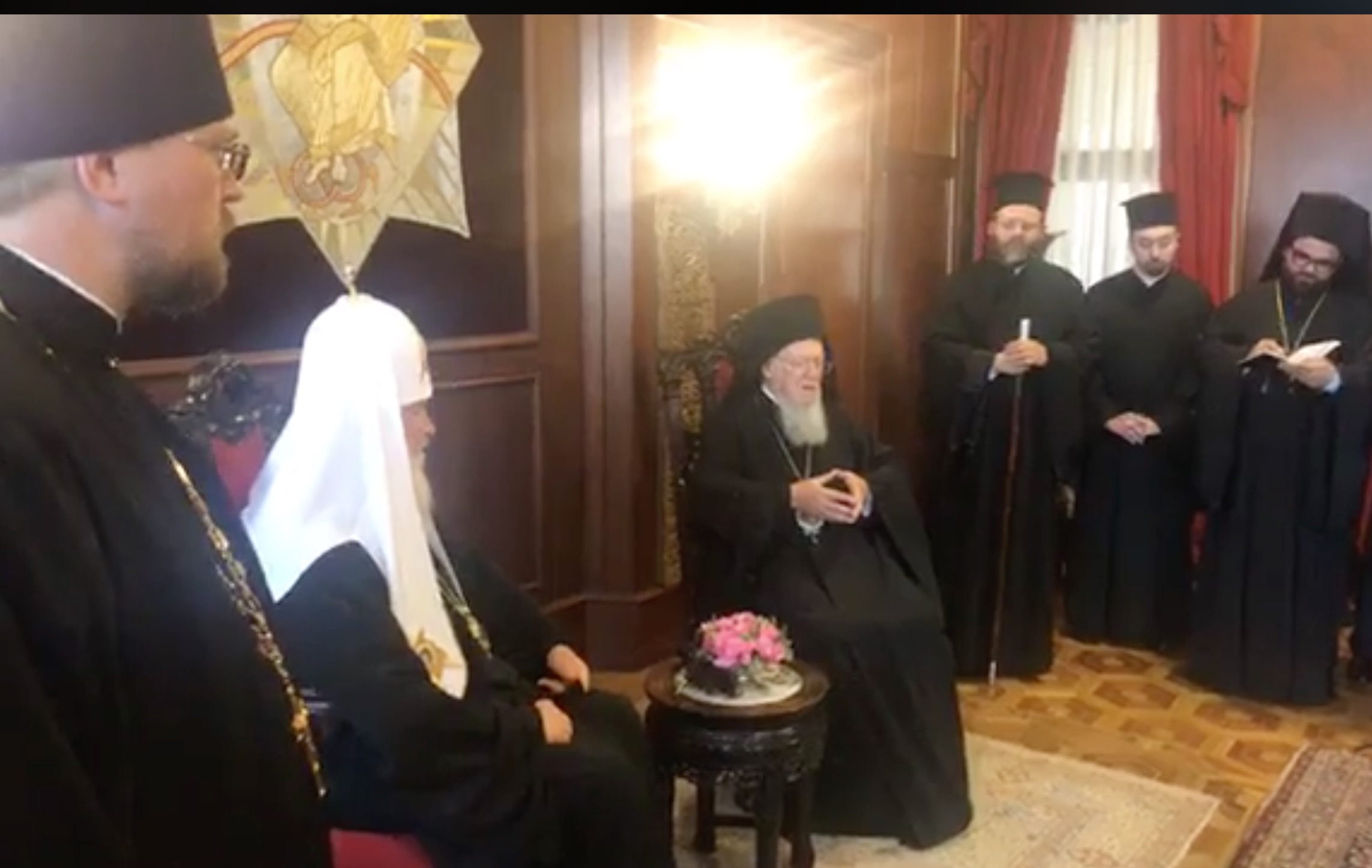 Vidéo de la rencontre entre les deux patriarches