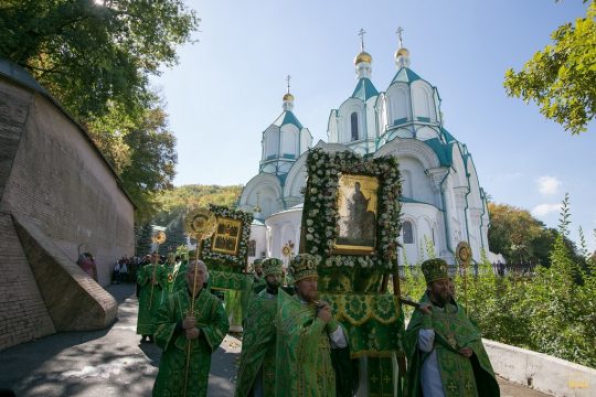 Les trois principaux monastères de l’Église orthodoxe d’Ukraine : Kiev, Potchaïev et Sviatogorsk, sont « catégoriquement opposés à l’autocéphalie »